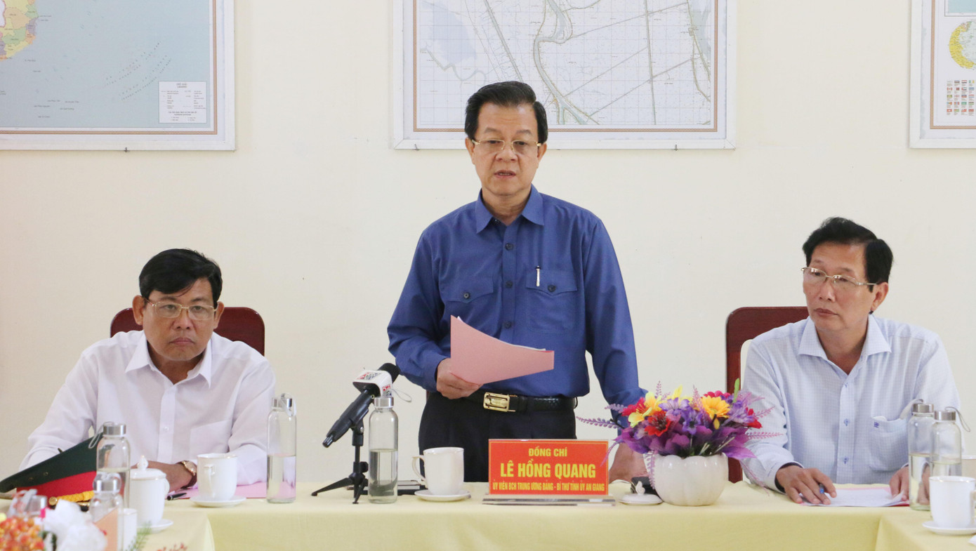 Bí thư Tỉnh uỷ An Giang yêu cầu các sở, ban, ngành, địa phương trong tỉnh cần đẩy mạnh công tác tuyên truyền, vận động người dân chung tay phòng, chống tội phạm, buôn lậu, gian lận thương mại, xuất, nhập cảnh trái phép qua biên giới.