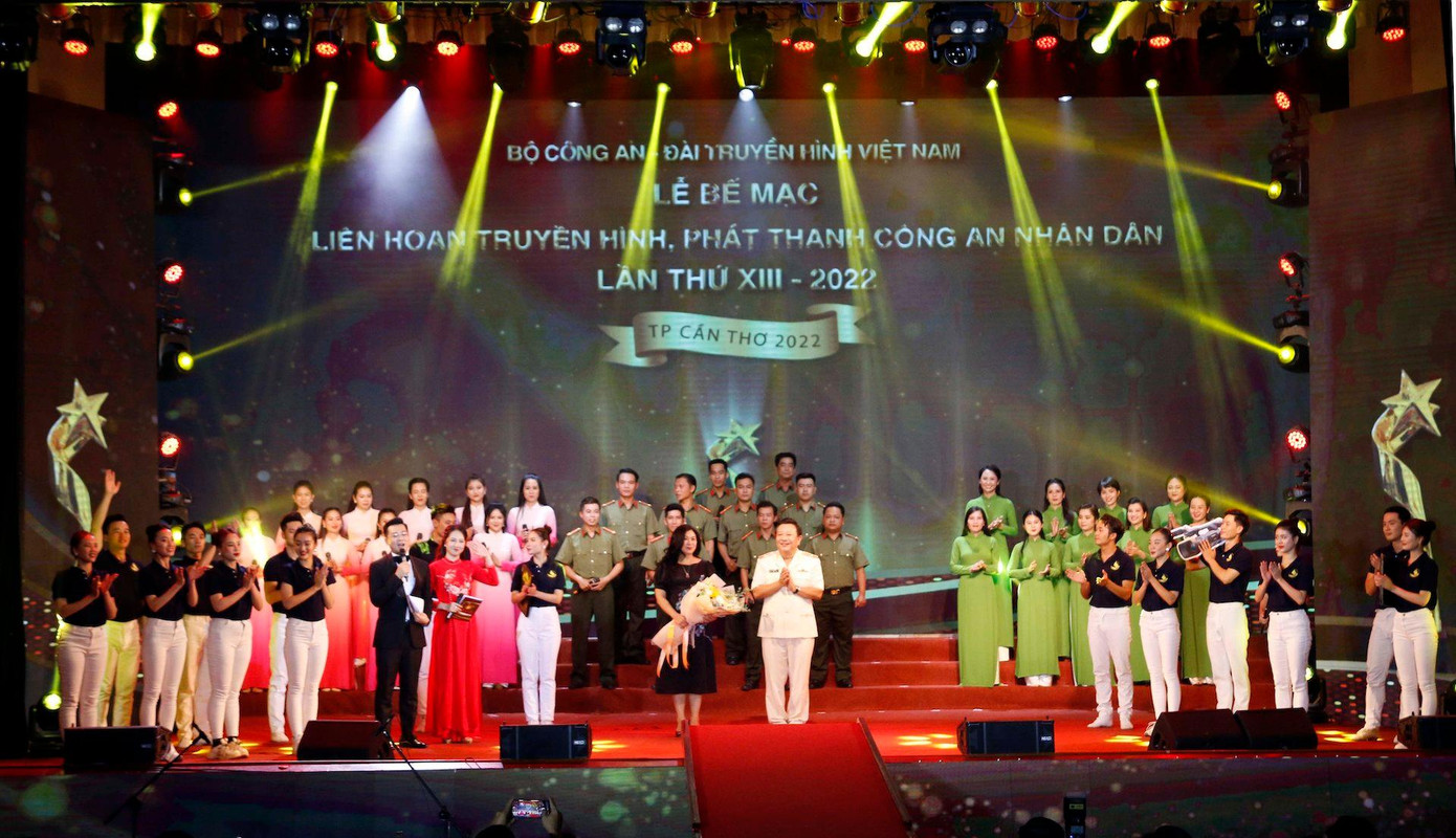 Liên hoan Truyền hình, Phát thanh CAND lần thứ XIII năm 2022 chính thức khép lại sau 5 ngày diễn ra sôi nổi. Liên hoan Truyền hình, Phát thanh CAND lần thứ XIII năm 2022 chính thức khép lại sau 5 ngày diễn ra sôi nổi.