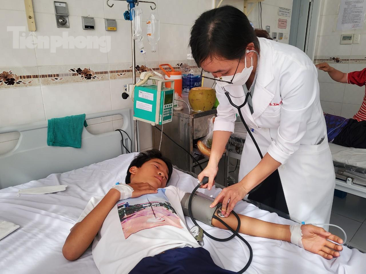 Sốt xuất huyết tại ĐBSCL tăng nhanh trong đỉnh điểm mùa mưa - Ảnh: Kim Hà.