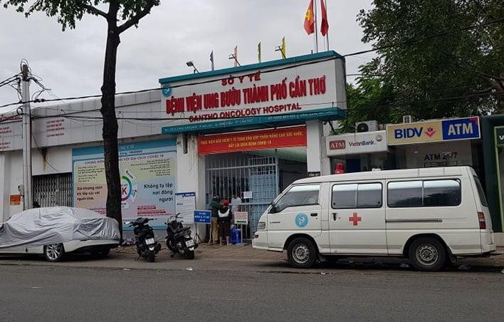 Sau khi khoanh vùng, truy vết và phun xịt khử khuẩn theo quy định, các cơ sở y tế liên quan đã hoạt động bình thường trở lại.