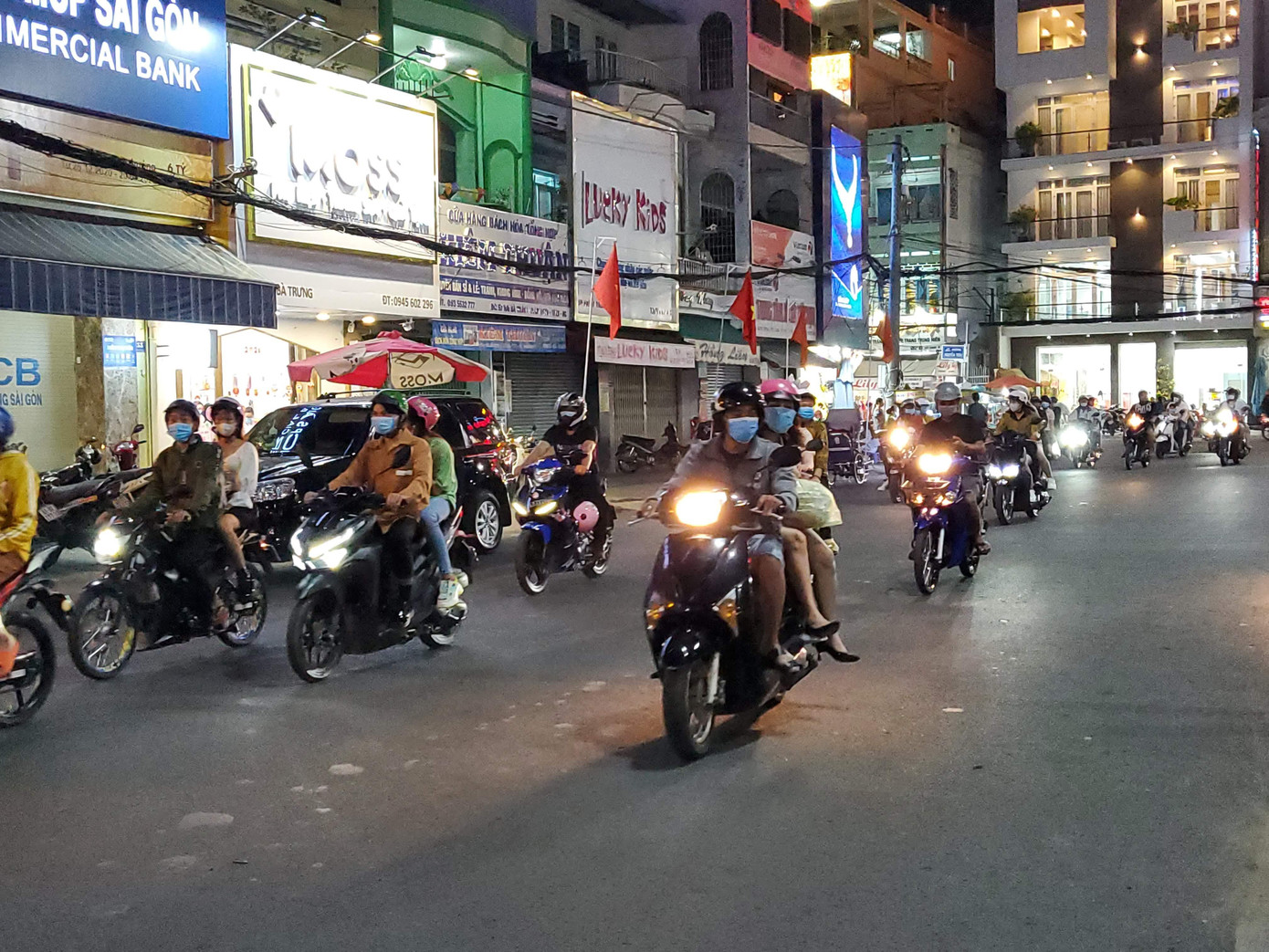 An Giang ngừng yêu cầu người dân không ra đường từ 20h ngày hôm trước đến 5h sáng hôm sau (trừ các địa phương thuộc cấp độ 4) - Ảnh: Kim Hà.