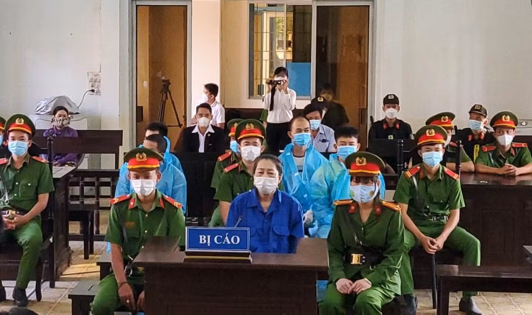 Trong phiên xử phúc thẩm, bị cáo Hạnh đã khai ra người đứng sau vụ vận chuyển ngoại tệ - Ảnh: Kim Hà.