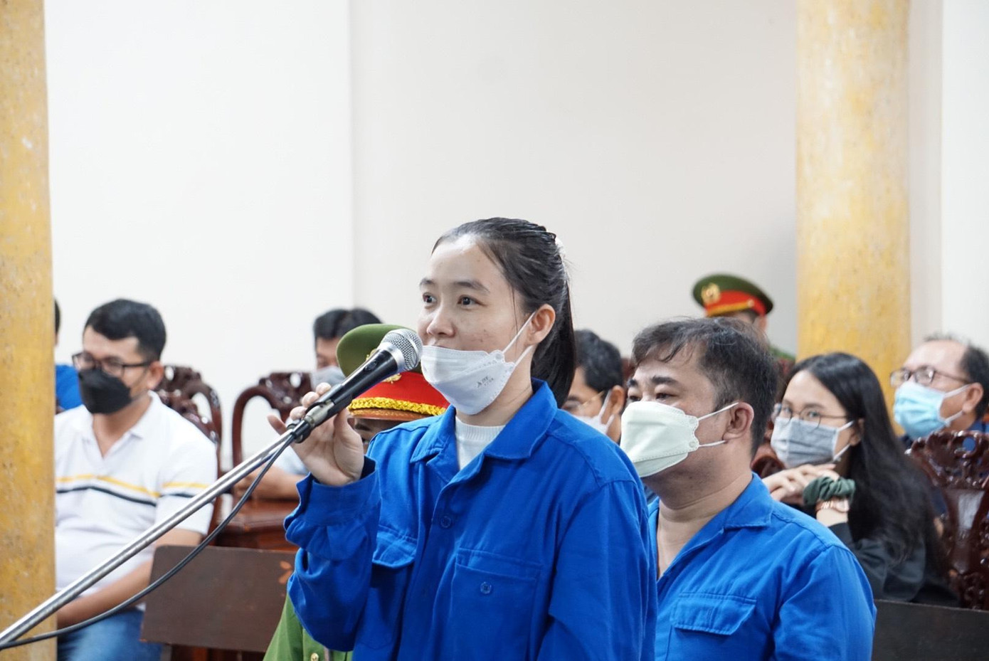 Bị cáo Thi vợ Mãnh.