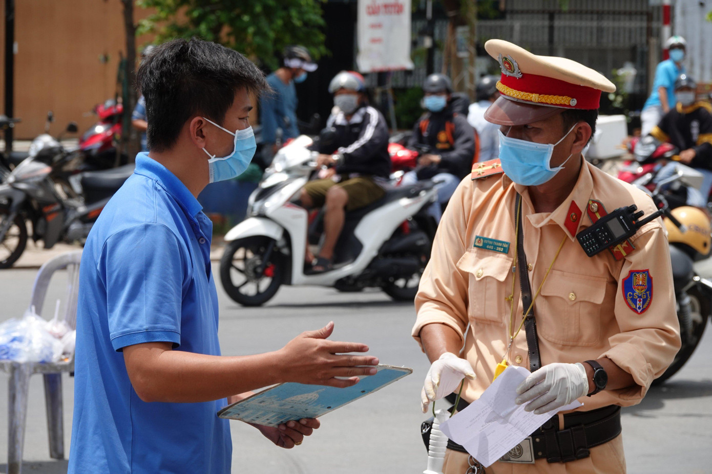 Tài xế có giấy xét nghiệm âm tính với Sars-CoV-2 mới được vào thành phố.