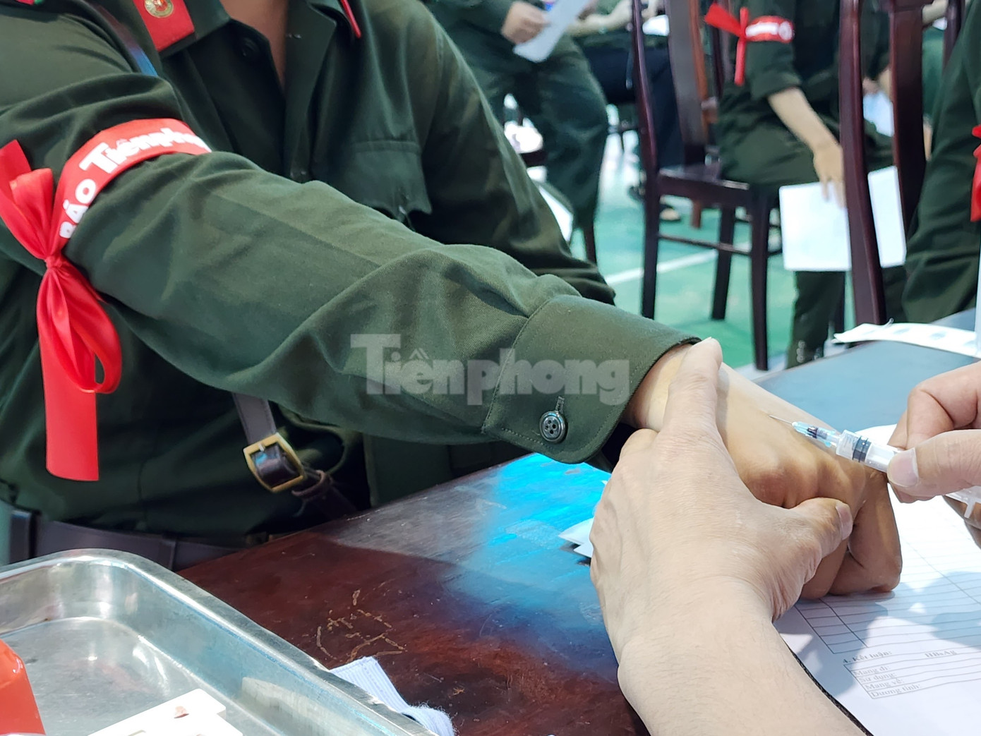 Xét nghiệm máu cũng được thực hiện để đánh giá sức khoẻ. Ảnh: Kim Hà.