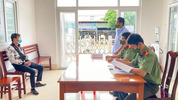 T.N làm việc với cơ quan công an. T.N làm việc với cơ quan công an.