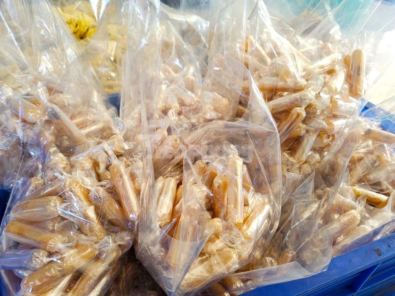 Mứt mãng cầu được đóng gói thành phẩm (Ảnh: Kim Hà).