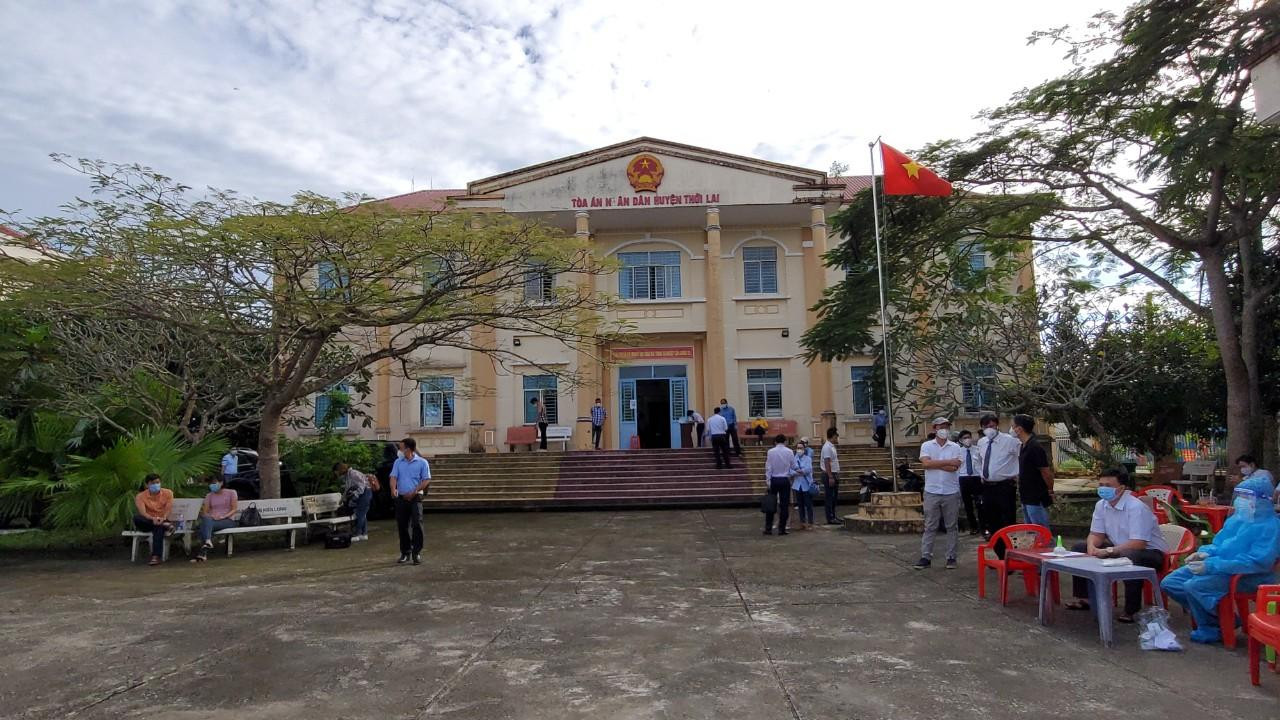 Quang cảnh phiên toà trước giờ xét xử - Ảnh: Kim Hà. Quang cảnh phiên toà trước giờ xét xử - Ảnh: Kim Hà.