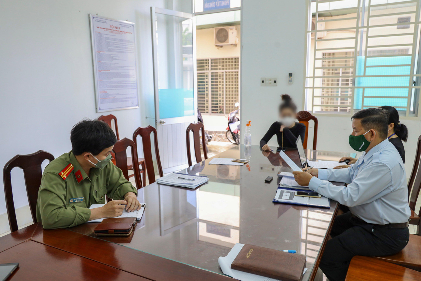 H. làm việc với cơ quan chức năng sau khi đăng thông tin trên.