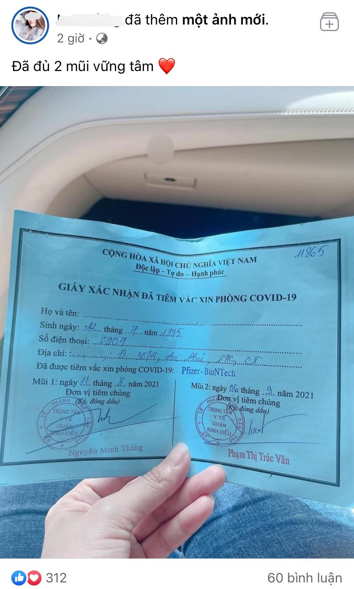 Hình giấy xác nhận tiêm đủ 2 mũi vắc xin mà L.H đã đăng trên facebook - Ảnh người dân cung cấp. Hình giấy xác nhận tiêm đủ 2 mũi vắc xin mà L.H đã đăng trên facebook - Ảnh người dân cung cấp.