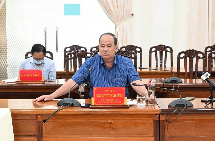 Ông Nguyễn Thanh Bình - Chủ tịch tỉnh An Giang cho biết sẽ báo cáo sự việc này về Trung ương. Ông Nguyễn Thanh Bình - Chủ tịch tỉnh An Giang cho biết sẽ báo cáo sự việc này về Trung ương.