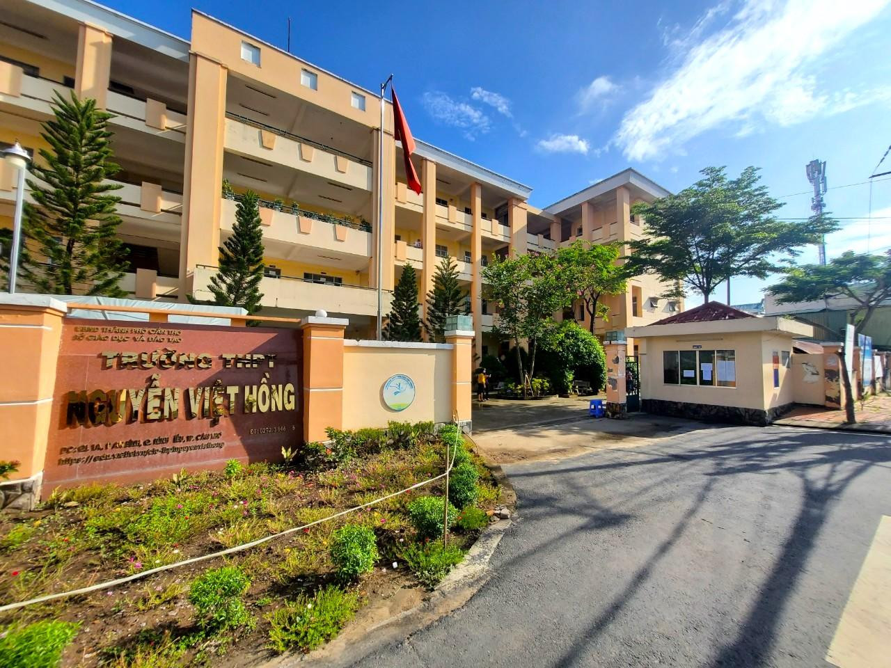 Điểm thi trường THPT Nguyễn Việt Hồng (quận Ninh Kiều) - Ảnh: Kim Hà. Điểm thi trường THPT Nguyễn Việt Hồng (quận Ninh Kiều) - Ảnh: Kim Hà.