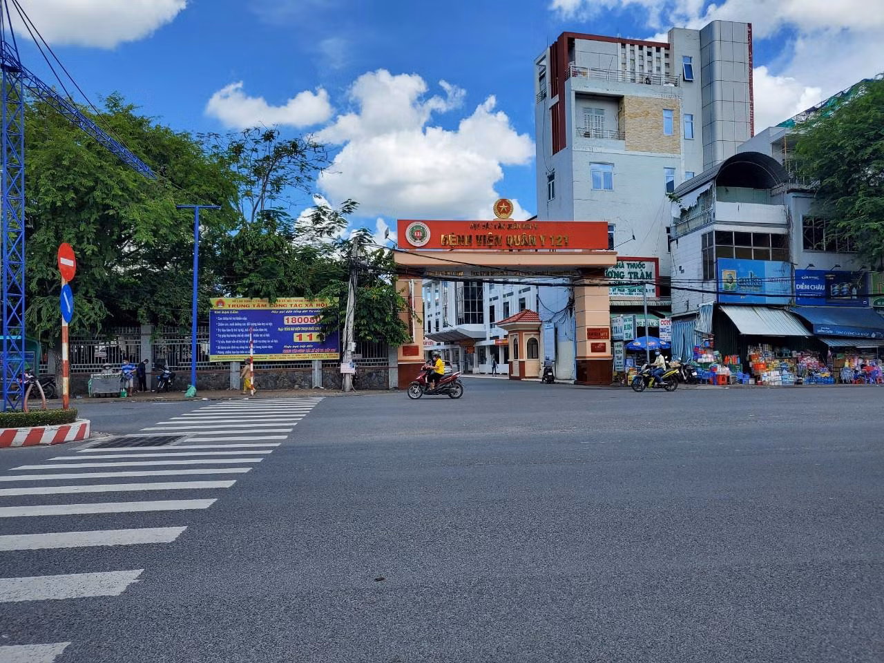 Sau khi bà T. có kết quả xét nghiệm dương tính Bệnh viện Quân Y 121 đã nhanh chóng chuyển bà này đến Bệnh viện Lao và Bệnh phổi TP Cần Thơ để điều trị - Ảnh: Kim Hà.
