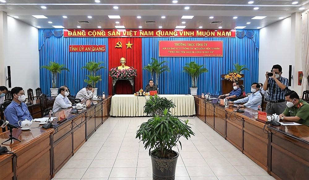 Quang cảnh cuộc họp. Quang cảnh cuộc họp.