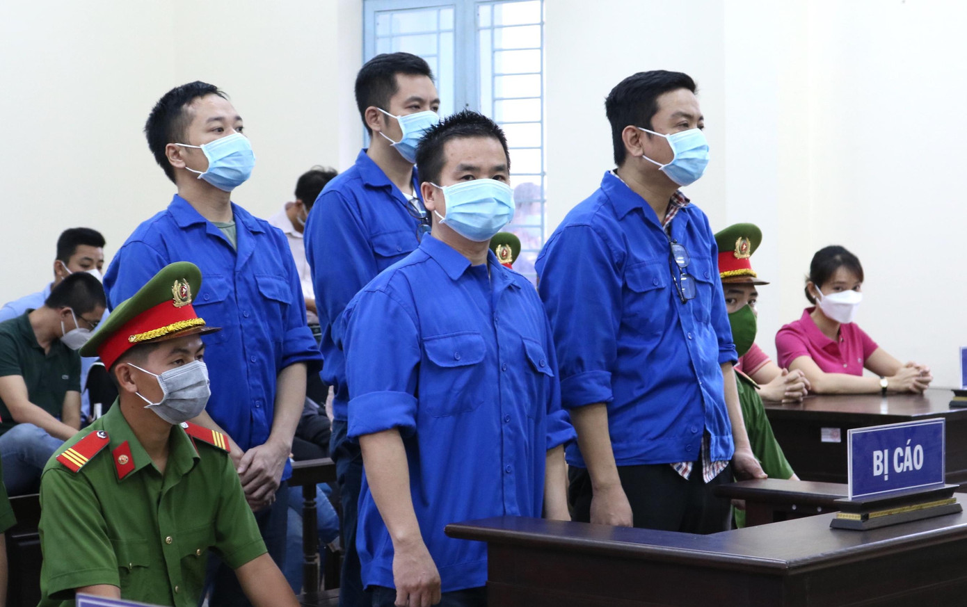 Các bị cáo nghe tuyên án - Ảnh: Kim Hà. Các bị cáo nghe tuyên án - Ảnh: Kim Hà.