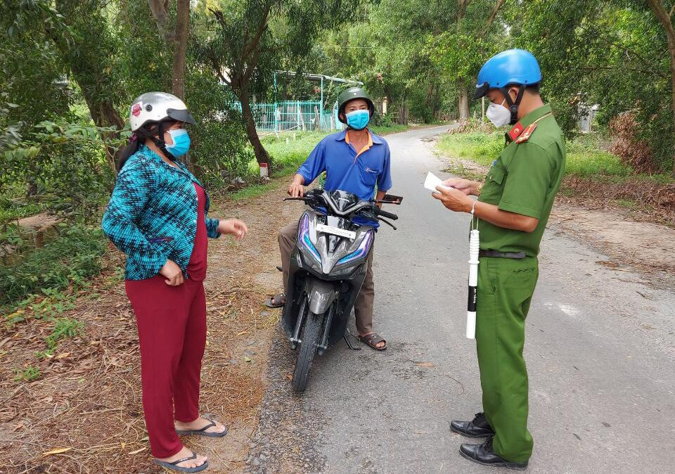 Công an huyện Tịnh Biên tuần tra, kiểm soát trên địa bàn huyện.