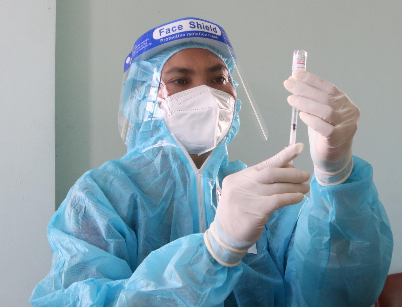 Vắc xin Vero Cell được tiêm cho người dân sáng nay tại phường Trà Nóc. Ảnh: Kim Hà.