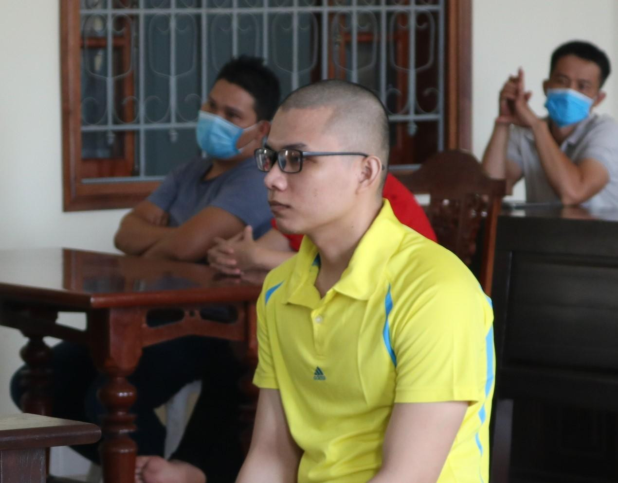 Bị cáo Huyên tại phiên tòa - Ảnh: Kim Hà. Bị cáo Huyên tại phiên tòa - Ảnh: Kim Hà.