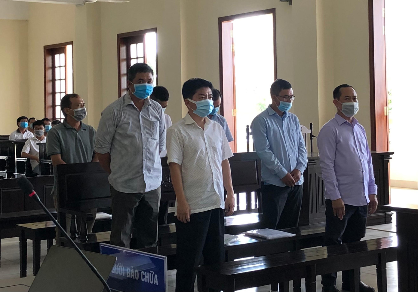 Các bị cáo tại phiên toà - Ảnh: Kim Hà.