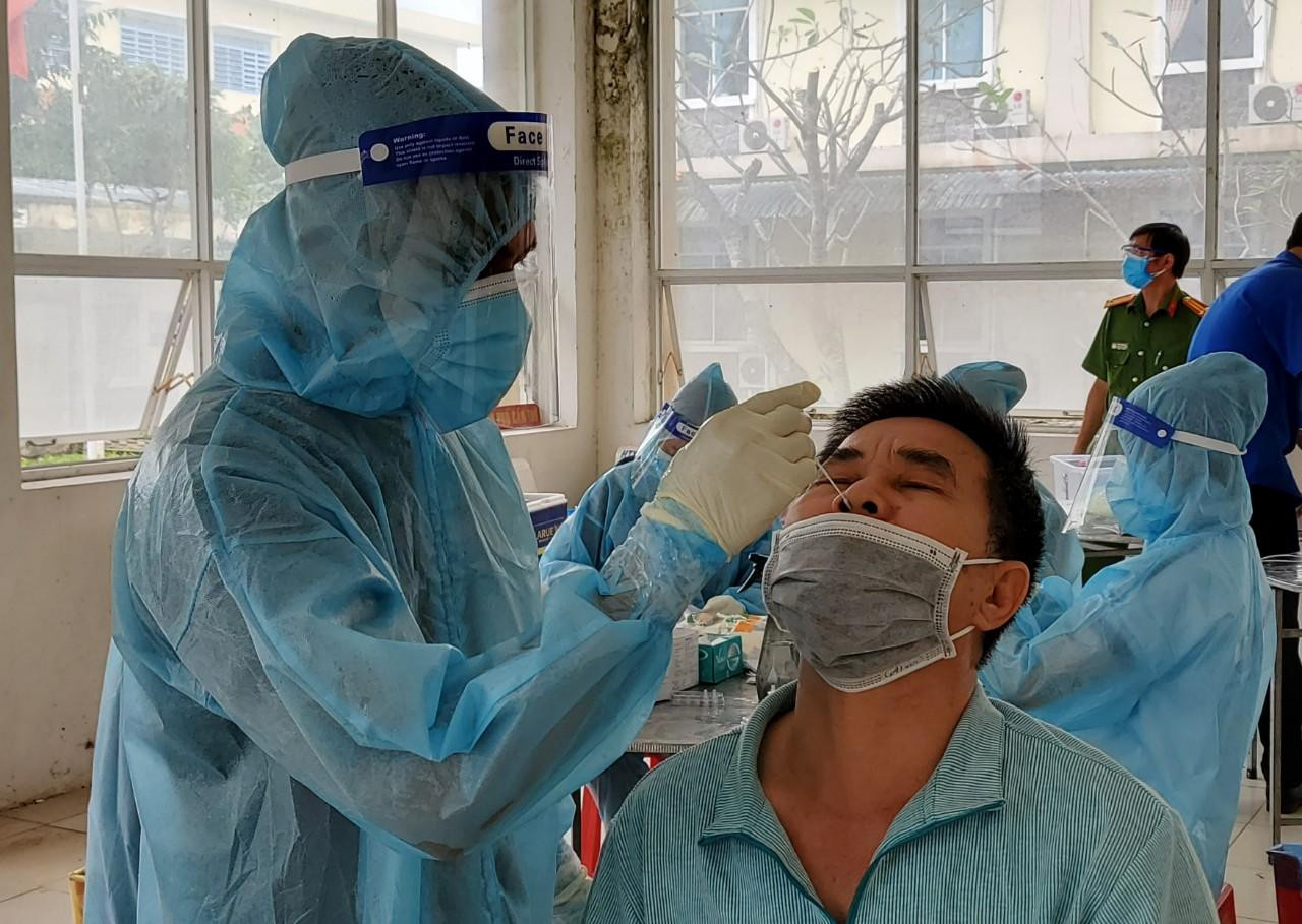 Dự kiến sắp tới, Cần Thơ sẽ tiến hành xét nghiệm trọng điểm từ ngày 20 - 25/8 - Ảnh: Kim Hà. Dự kiến sắp tới, Cần Thơ sẽ tiến hành xét nghiệm trọng điểm từ ngày 20 - 25/8 - Ảnh: Kim Hà.