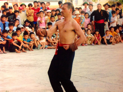 Võ sư Nguyễn Văn Thắng trình diễn Võ thuật. Võ sư Nguyễn Văn Thắng trình diễn Võ thuật