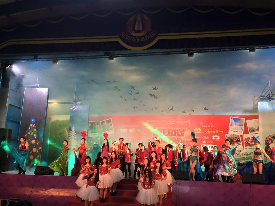 TƯỜNG THUẬT: Giới trẻ tưng bừng đón Giáng sinh ảnh 69