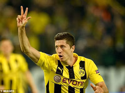 Robert Lewandowski ghi cả 4 bàn thắng để nhận chìm Real Madrid