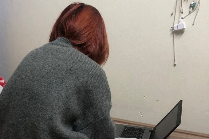 Minh Giang thà quay mặt vào tường còn hơn đối diện với người tiêu cực. - Ảnh: Nguyễn Hồng Ngọc Minh Giang thà quay mặt vào tường còn hơn đối diện với người tiêu cực. - Ảnh: Nguyễn Hồng Ngọc