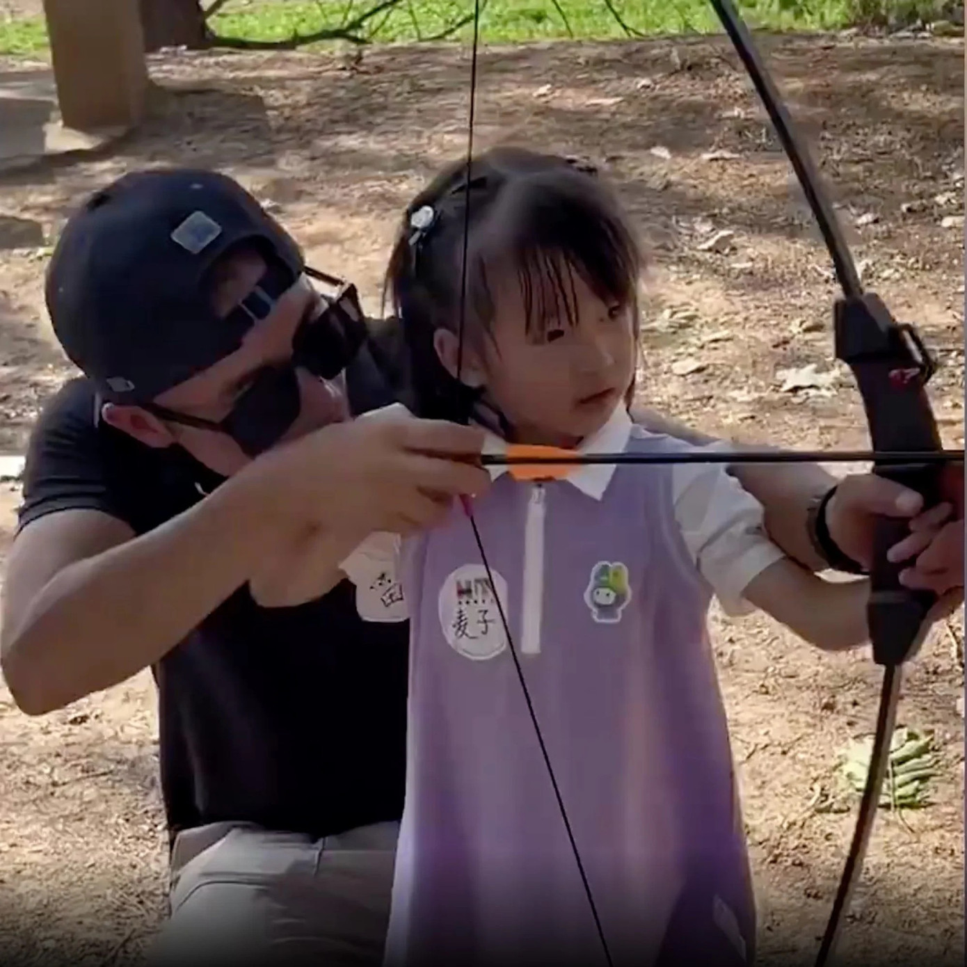 cách dạy con ảnh 1 Ngoài các hoạt động vui chơi cùng con, một số phụ huynh mong muốn tìm kiếm "bạn đồng hành", là các gia đình chung sở thích, để cùng du lịch. Ảnh: 163.com.