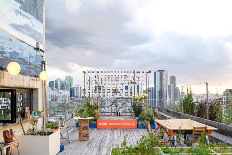Không gian làm vườn xanh tươi giữa thành phố đông đúc. - Ảnh: Seoul Gardening Club Không gian làm vườn xanh tươi giữa thành phố đông đúc. - Ảnh: Seoul Gardening Club