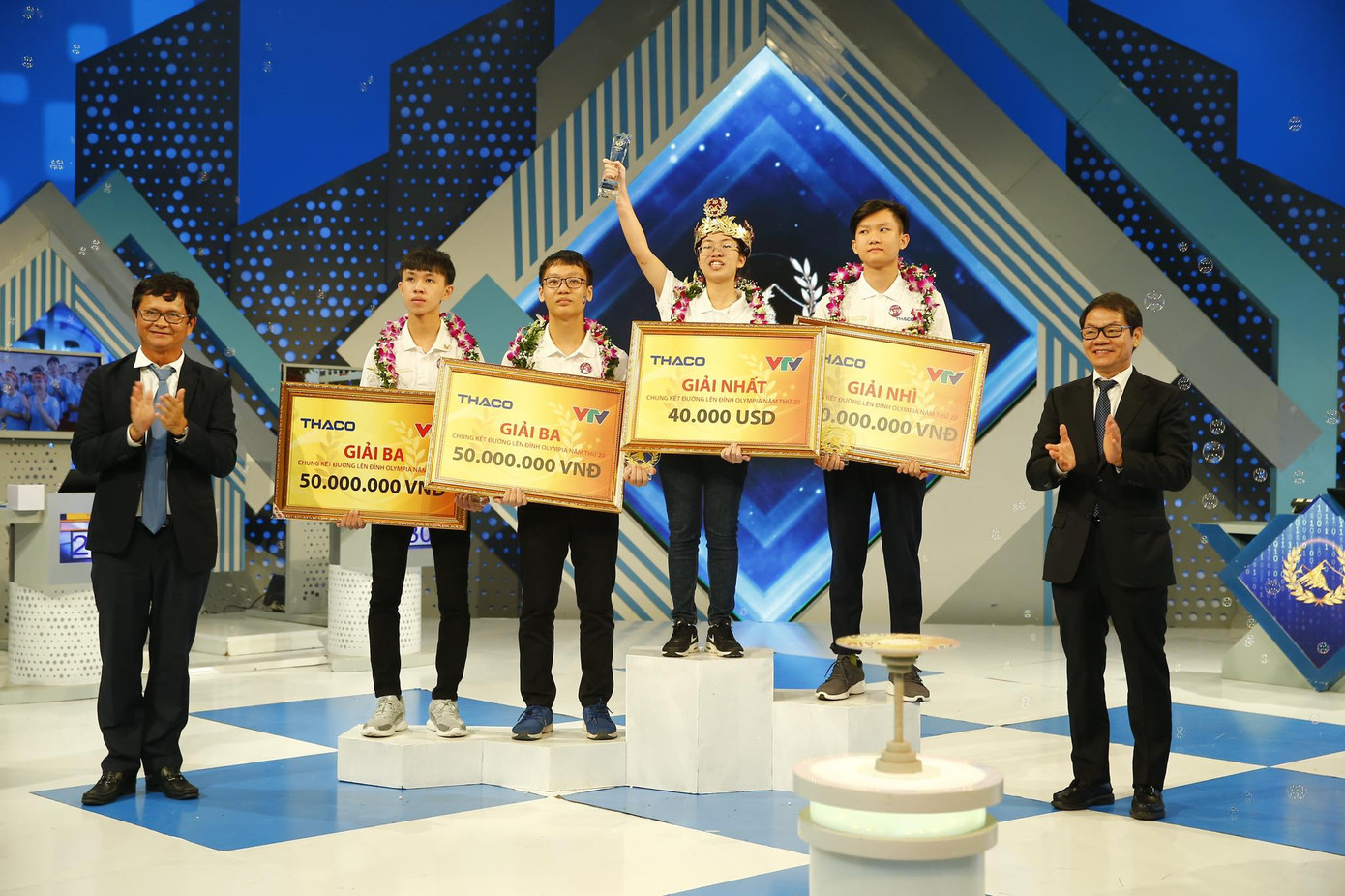 Nữ sinh Ninh Bình vô địch Đường lên đỉnh Olympia năm thứ 20 ảnh 1