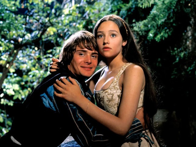 Một cảnh trong Romeo &amp; Juliet bản 1968.