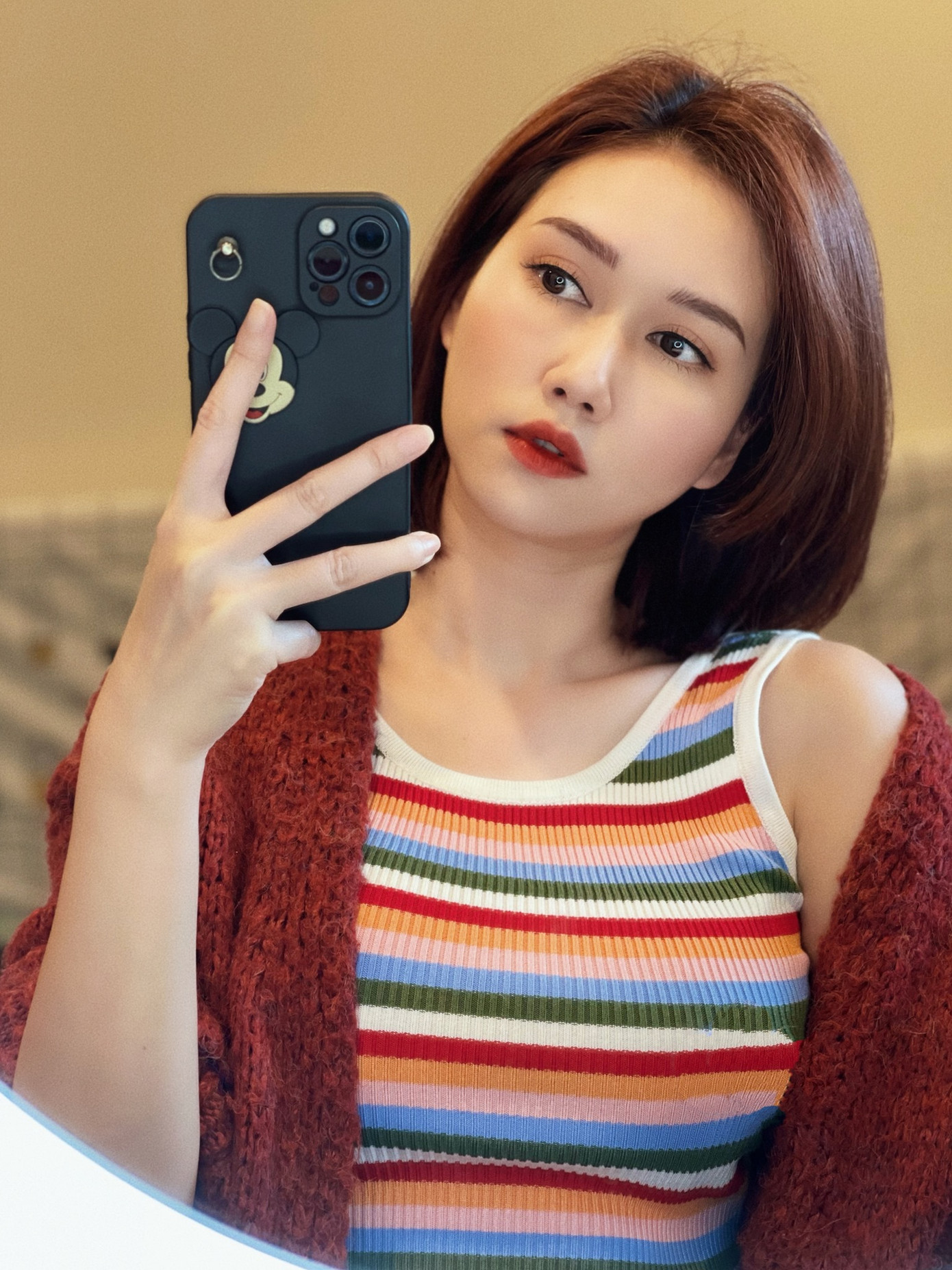 Hương Giang chạnh lòng khi bị khán giả chửi bới thậm tệ.