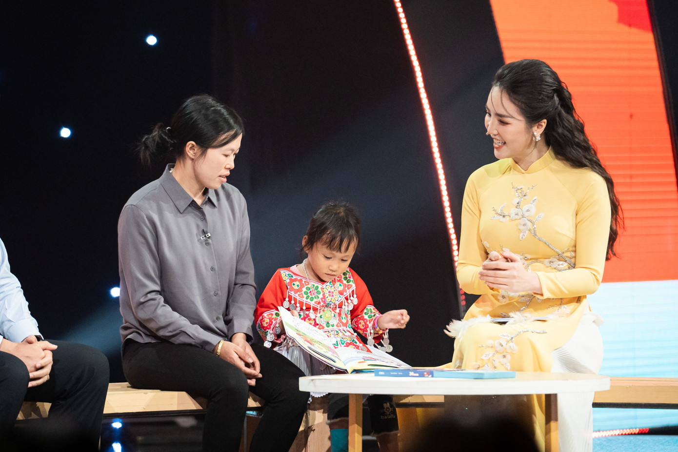 Chương trình Việc tử tế được xây dựng và ra mắt từ năm 2014, hướng tới những câu chuyện truyền cảm hứng ở đời thường, lan tỏa việc làm tốt, tấm lòng nhân ái trong cộng đồng. Chương trình Việc tử tế được xây dựng và ra mắt từ năm 2014, hướng tới những câu chuyện truyền cảm hứng ở đời thường, lan tỏa việc làm tốt, tấm lòng nhân ái trong cộng đồng.