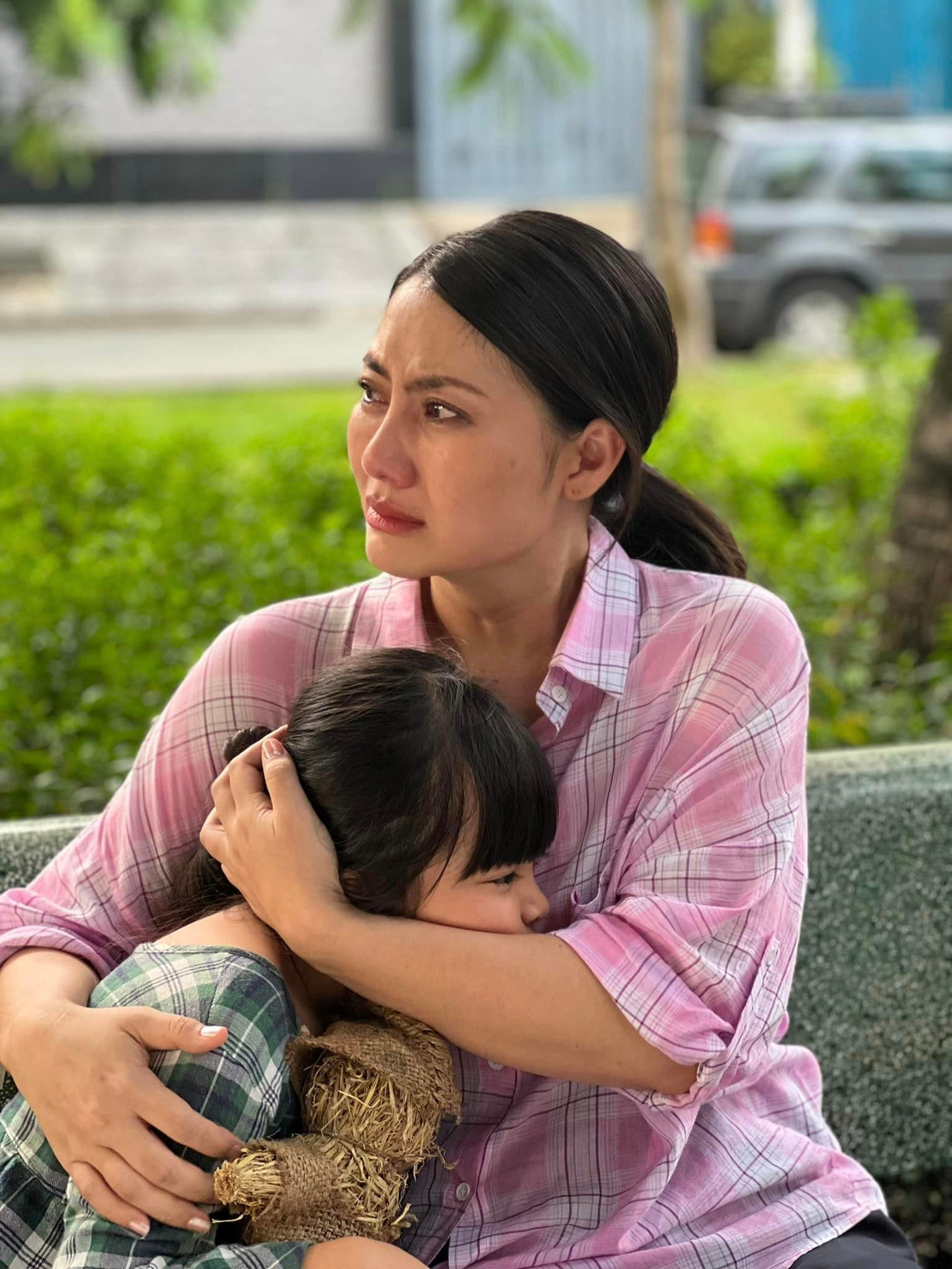 Tạo hình của Ngọc Lan trong phim Mẹ rơm.