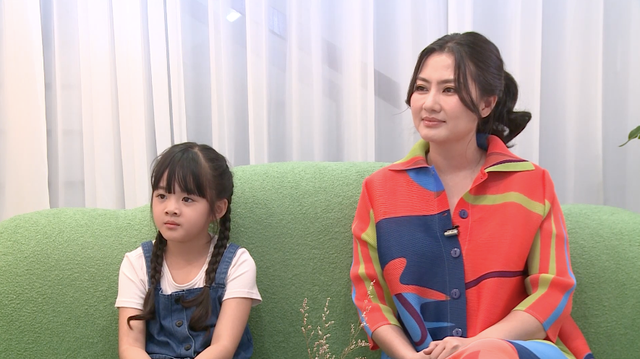 Diễn viên Ngọc Lan và bé Nhã Vy. Ảnh: CMH.