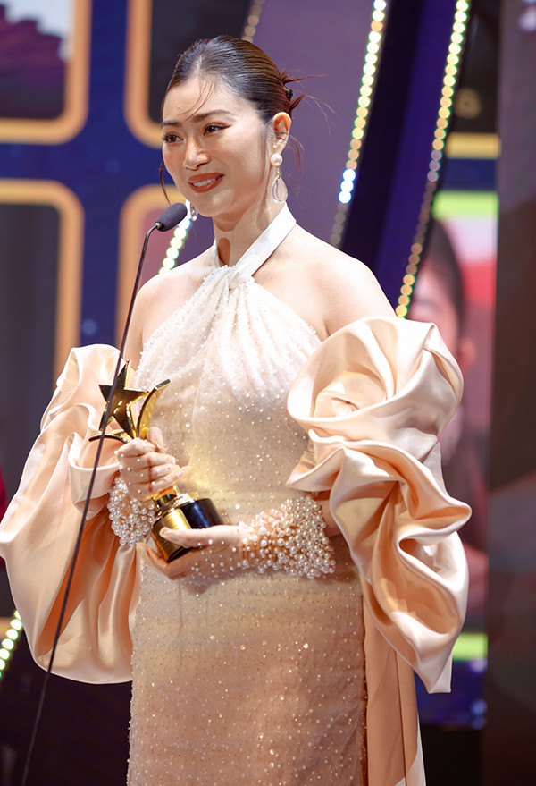Thanh Trúc đoạt giải Nữ diễn viên được yêu thích nhất. Ảnh: BTC. Thanh Trúc đoạt giải Nữ diễn viên được yêu thích nhất. Ảnh: BTC.