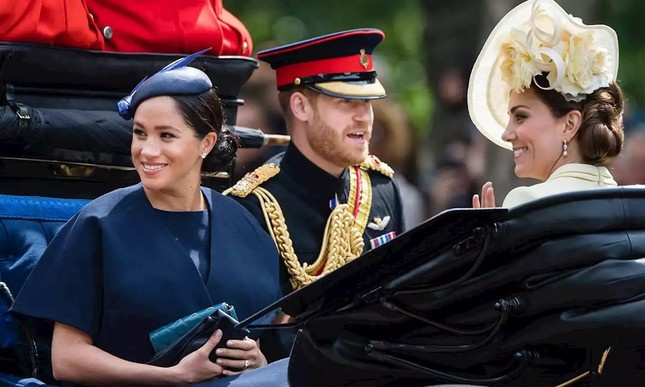 Nhiều khả năng Harry và Meghan chỉ theo dõi lễ đăng quang của Vua Charles từ xa. Nhiều khả năng Harry và Meghan chỉ theo dõi lễ đăng quang của Vua Charles từ xa.