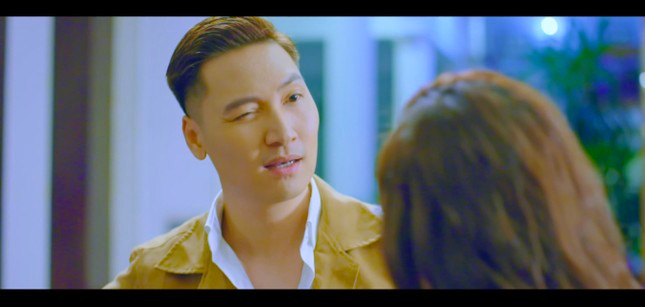 Mạnh Trường hợp vai soái ca.