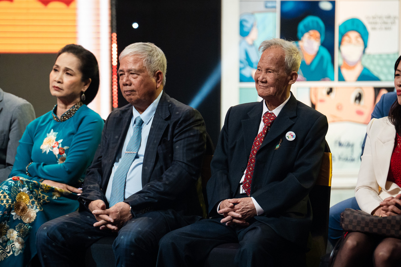 Gala Việc tử tế Tết 2023 mang đến câu chuyện về 3 người lính cứu hỏa: Trung tá Đặng Anh Quân, Trung uý Đỗ Đức Việt và binh nhì Nguyễn Đình Phúc, các anh ra đi trước khi anh dũng cứu sống 8 người thoát nạn khỏi đám cháy. Gala Việc tử tế Tết 2023 mang đến câu chuyện về 3 người lính cứu hỏa: Trung tá Đặng Anh Quân, Trung uý Đỗ Đức Việt và binh nhì Nguyễn Đình Phúc, các anh ra đi trước khi anh dũng cứu sống 8 người thoát nạn khỏi đám cháy.