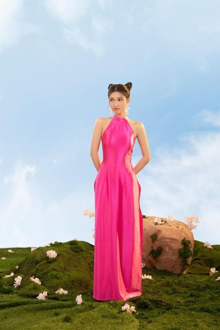 Bước sang năm 2023, Phương Nhi nói cô đang học diễn xuất và có kế hoạch lấn sân sang lĩnh vực điện ảnh.