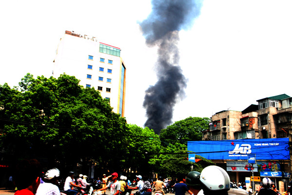 Vụ cháy nhìn từ xa