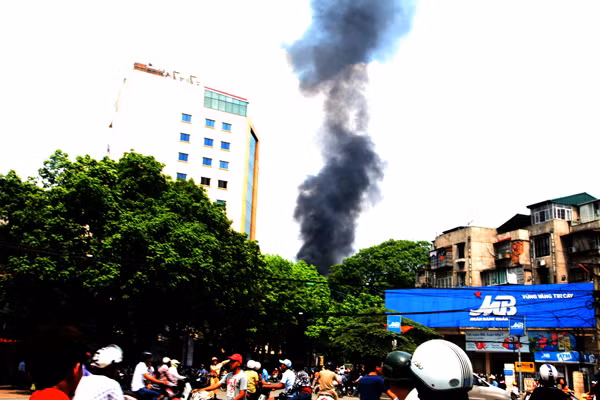 Vụ cháy nhìn từ xa