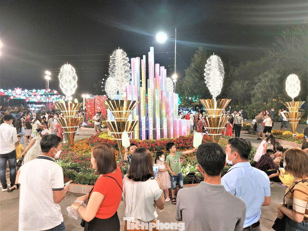 Năm 2021, doanh nghiệp ở Bình Dương trải qua một năm dịch bệnh đầy khó khăn nhưng đa số các doanh nghiệp đã cố gắng duy trì thưởng Tết cho người lao động tương đương, thậm chí có nơi cao hơn năm trước.