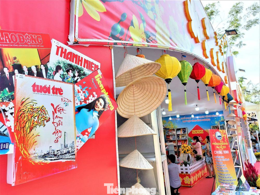 Hội báo Xuân đa dạng các ấn phẩm