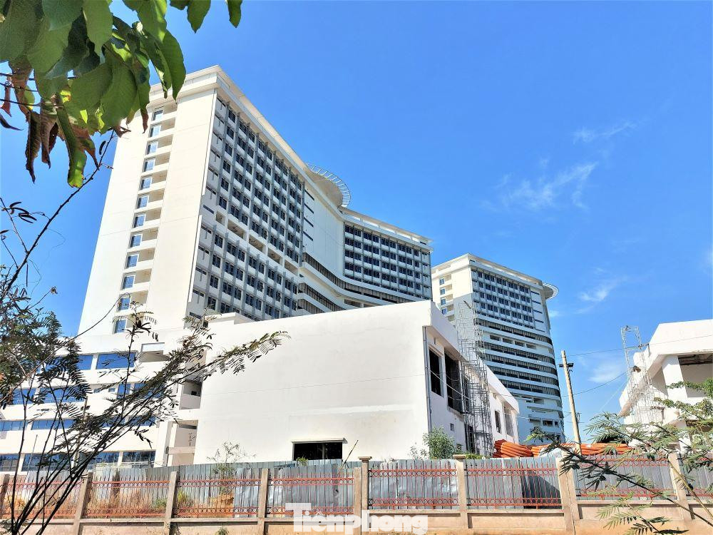 Sân thượng bệnh viện được thiết kế có nơi đáp trực thăng