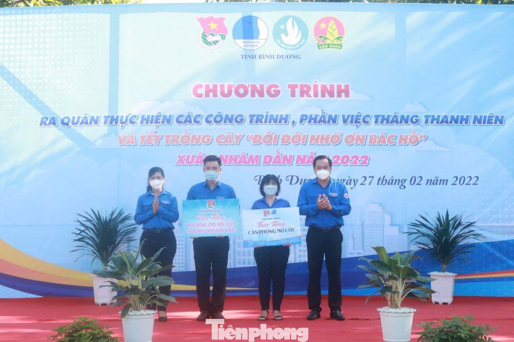 Tháng Thanh niên năm nay được xác định với chủ đề “Tuổi trẻ sáng tạo”, với mục đích khơi dậy niềm tự hào về truyền thống vẻ vang của Đoàn TNCS Hồ Chí Minh, phát huy vai trò xung kích, tình nguyện, sáng tạo của thanh niên; đổi mới các phương thức hoạt động tình nguyện của thanh niên. Tháng Thanh niên năm nay được xác định với chủ đề “Tuổi trẻ sáng tạo”, với mục đích khơi dậy niềm tự hào về truyền thống vẻ vang của Đoàn TNCS Hồ Chí Minh, phát huy vai trò xung kích, tình nguyện, sáng tạo của thanh niên; đổi mới các phương thức hoạt động tình nguyện của thanh niên.