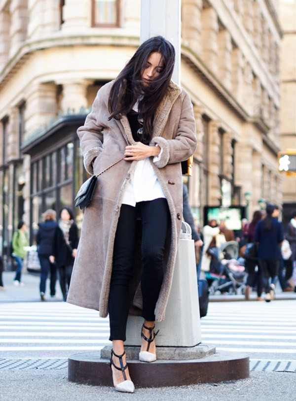 Áo khoác da lộn - “tuyên ngôn” của những cô nàng sành điệu ảnh 1