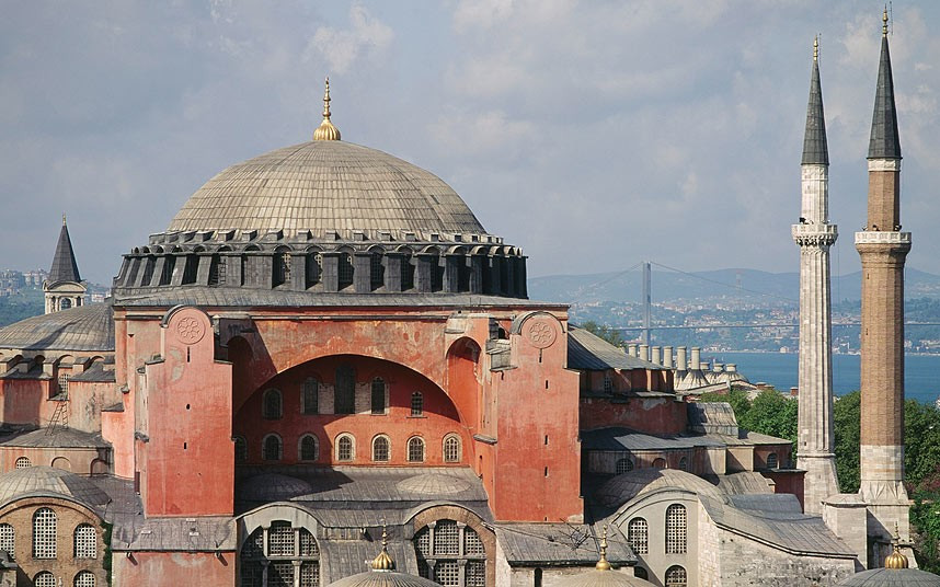 Tòa nhà có tháp mái vòm tại Hagia Sophia, Istanbul