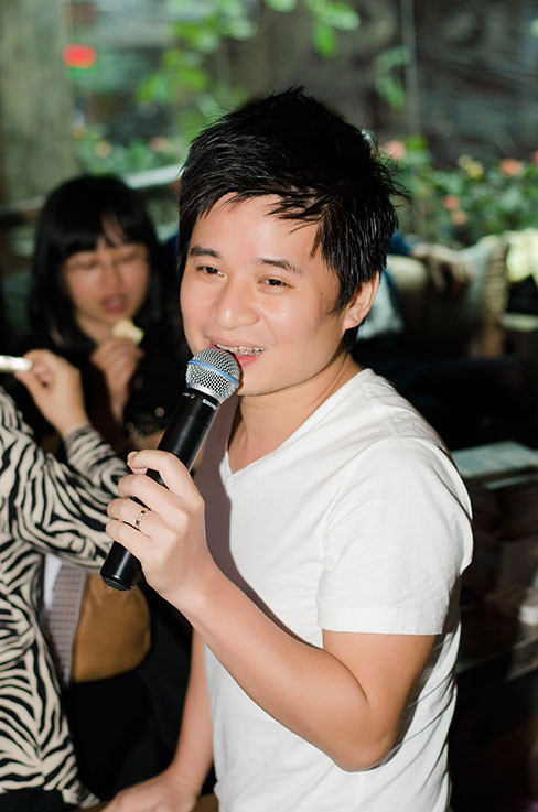 Ca sĩ Tấn Minh - người hướng dẫn Việt Anh trong cuộc thi Sao Mai, đã rất khen ngợi chàng ca sĩ này. Ca sĩ Tấn Minh - người hướng dẫn Việt Anh trong cuộc thi Sao Mai, đã rất khen ngợi chàng ca sĩ này